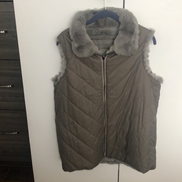 Reversible Grey Sheared Rabbit Vest - Picture 6 of 6